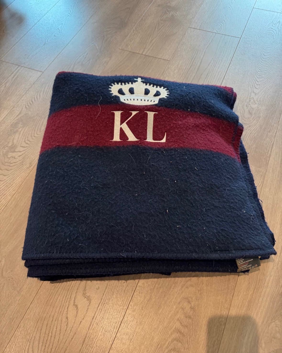 Kingsland ullteppe selges!